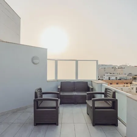 Contemporary 2br Duplex With Sunny Terrace Apartament *