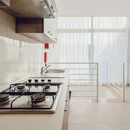 Contemporary 2br Duplex With Sunny Terrace