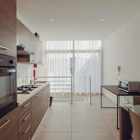 Contemporary 2br Duplex With Sunny Terrace Апартаменты *