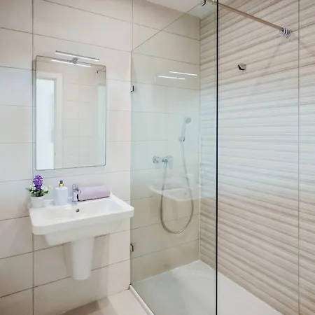 Apartament Contemporary 2br Duplex With Sunny Terrace *