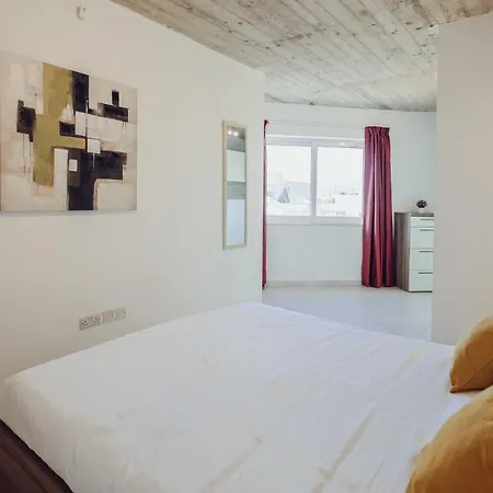 Contemporary 2br Duplex With Sunny Terrace * Tal-Franciz