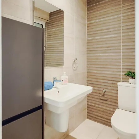 Contemporary 2br Duplex With Sunny Terrace