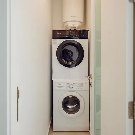 Contemporary 2br Duplex With Sunny Terrace